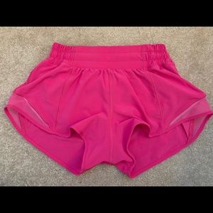 NWT Lululemon Hotty Hot Short II 2.5”